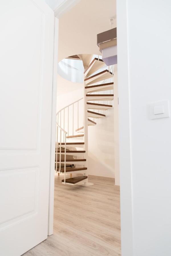 Appartement Spiral Stairs Duplex à Figueras Extérieur photo